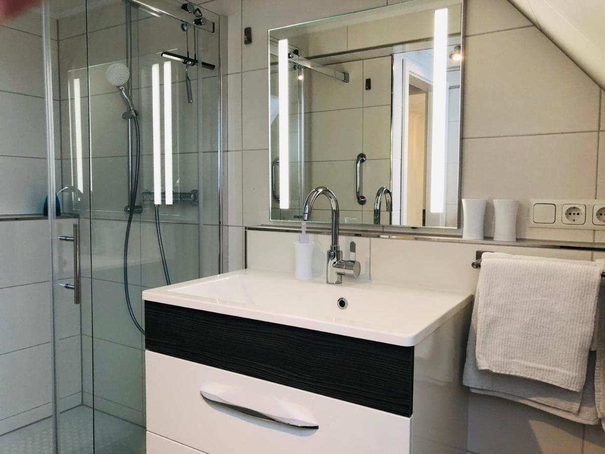 Altstadthus-Gemuetliches Ferienhaus Mit Gaertchen Friedrichstadt Exteriör bild